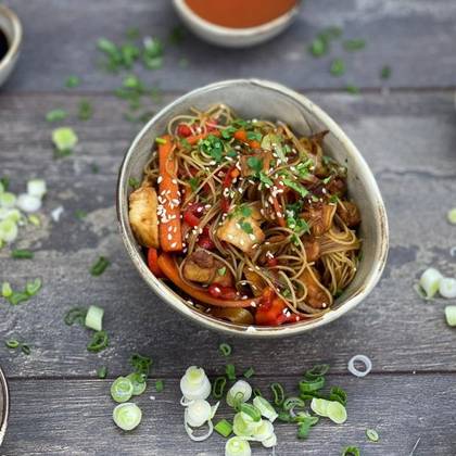 Noodles cu pui