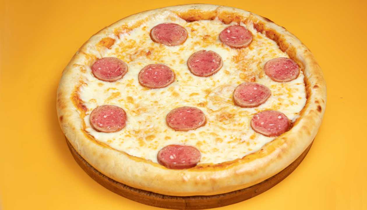Sucuqlu pizza