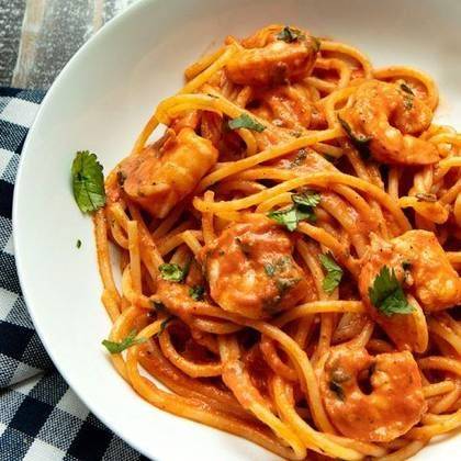 Red Creamy Shrimp Spaghetti