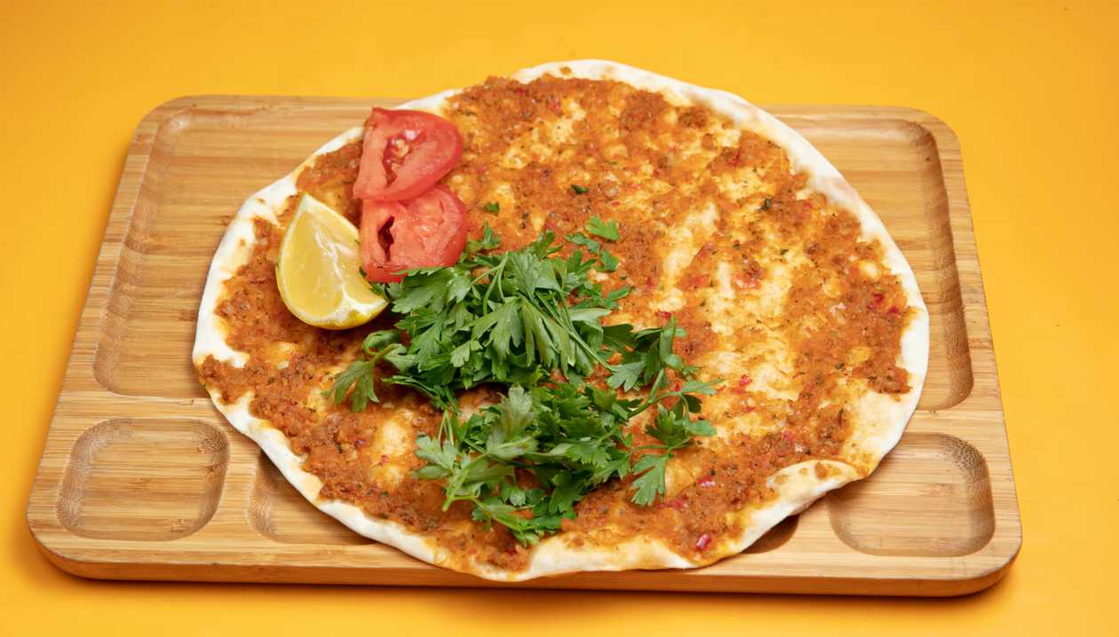 Manqal xüsusi Lahmacun