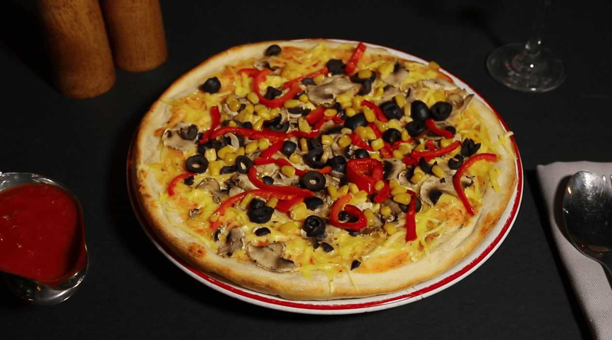 Fasting vegetarian pizza
