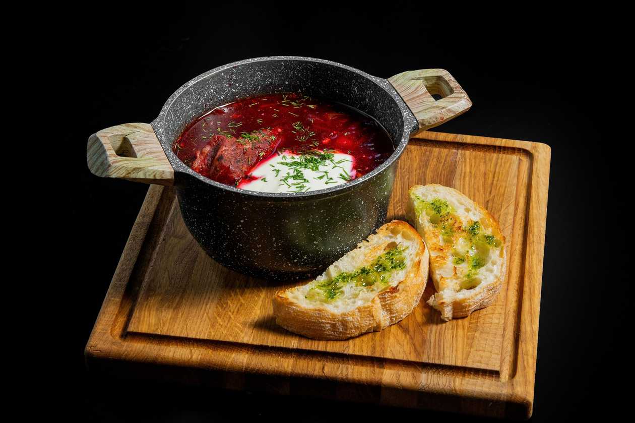 Barščiai su šonkauliais