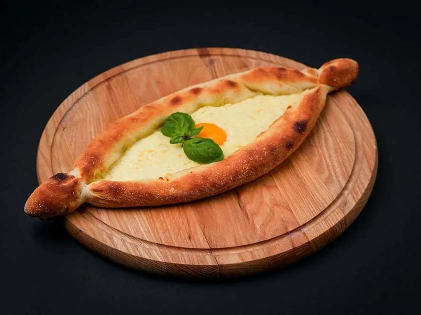 Хачапурі по-аджарськи