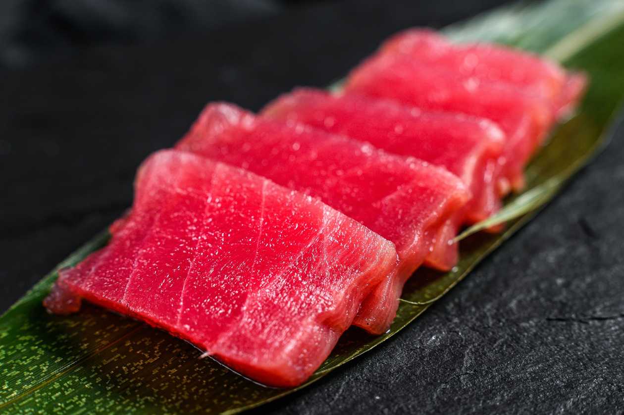 Tuna Sashimi (18 pieces)
