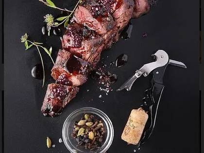 Стейк Шатобріан (Chateaubriand) під соусом глаз вино