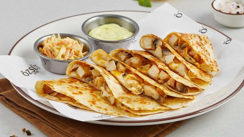 Toyuq Quesadilla