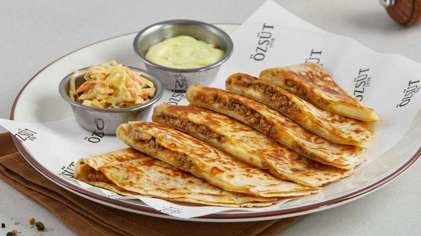 Bolonez Quesadilla