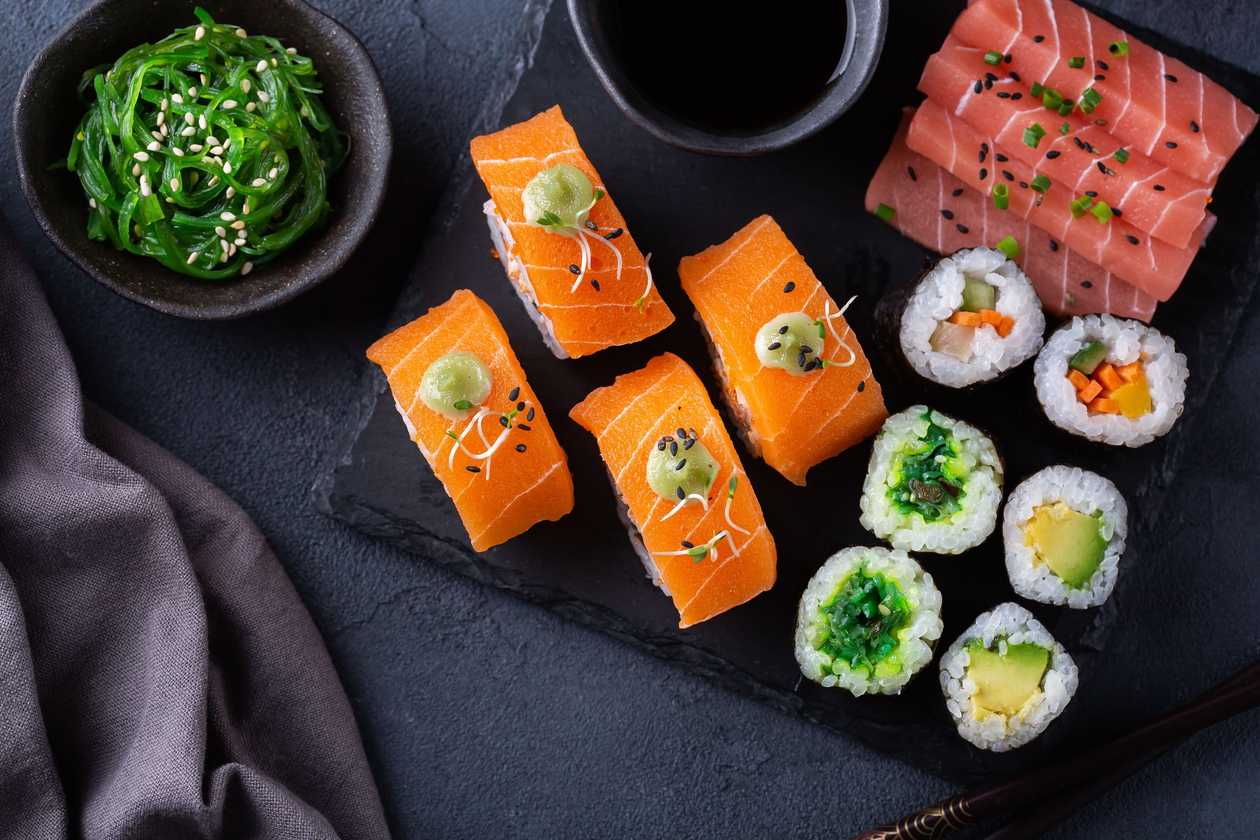 Cold Sushi Sashimi (20 Pieces)
