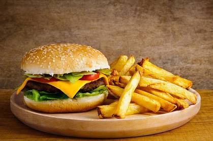 Cheese burguer with fries
