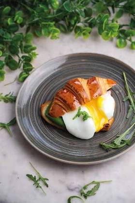 Eggs Benedict Croissant