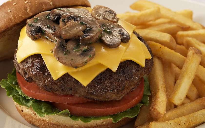 Atlas  burguer with fries