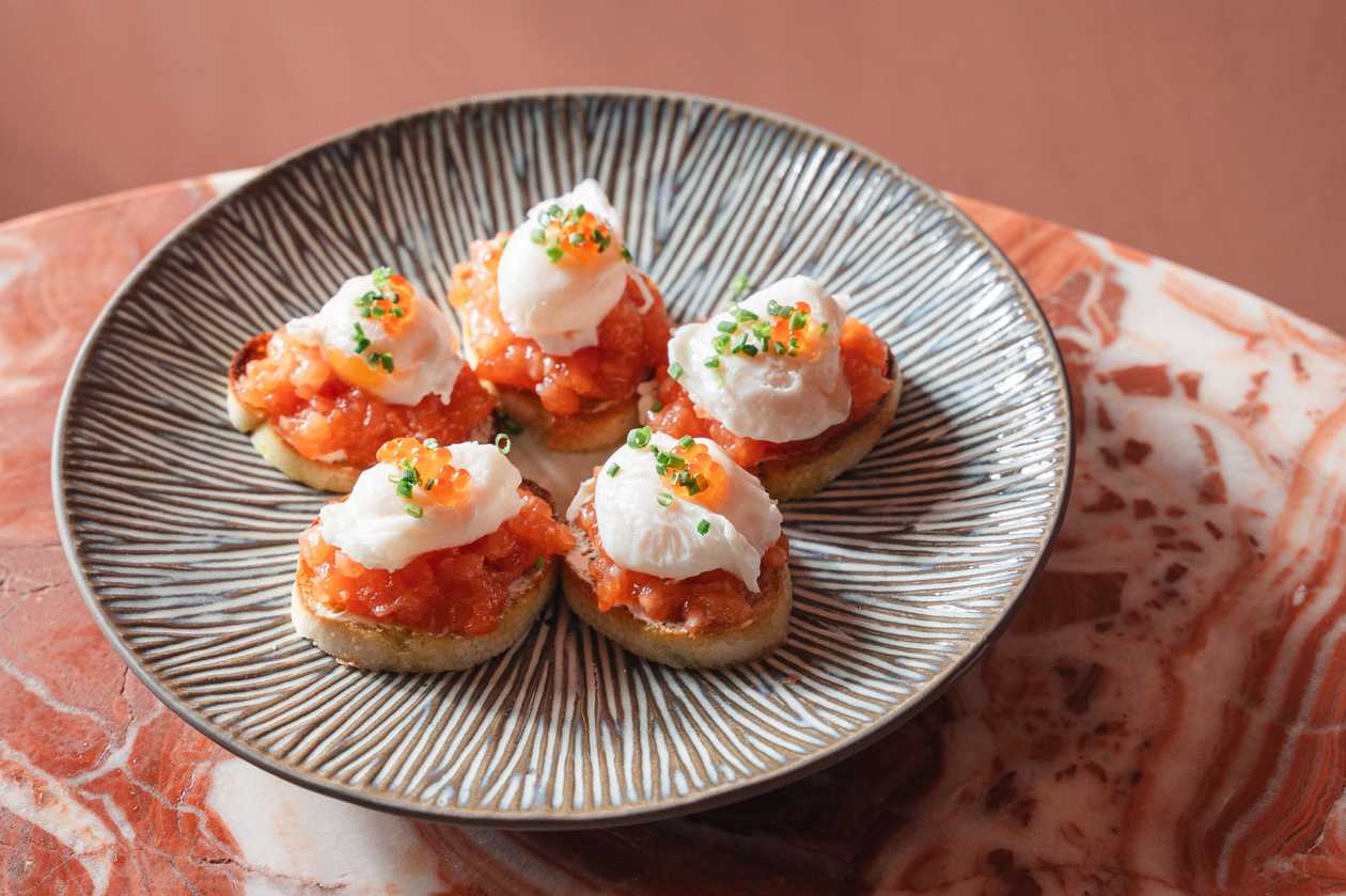 Crostini ar laša tartaru