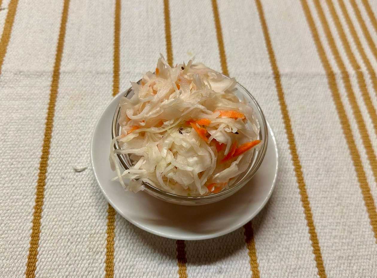 Kapustový šalát s karotkou