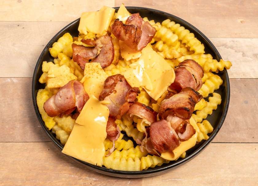Πατάτες Τηγανητές Με Μπέικον & Cheddar