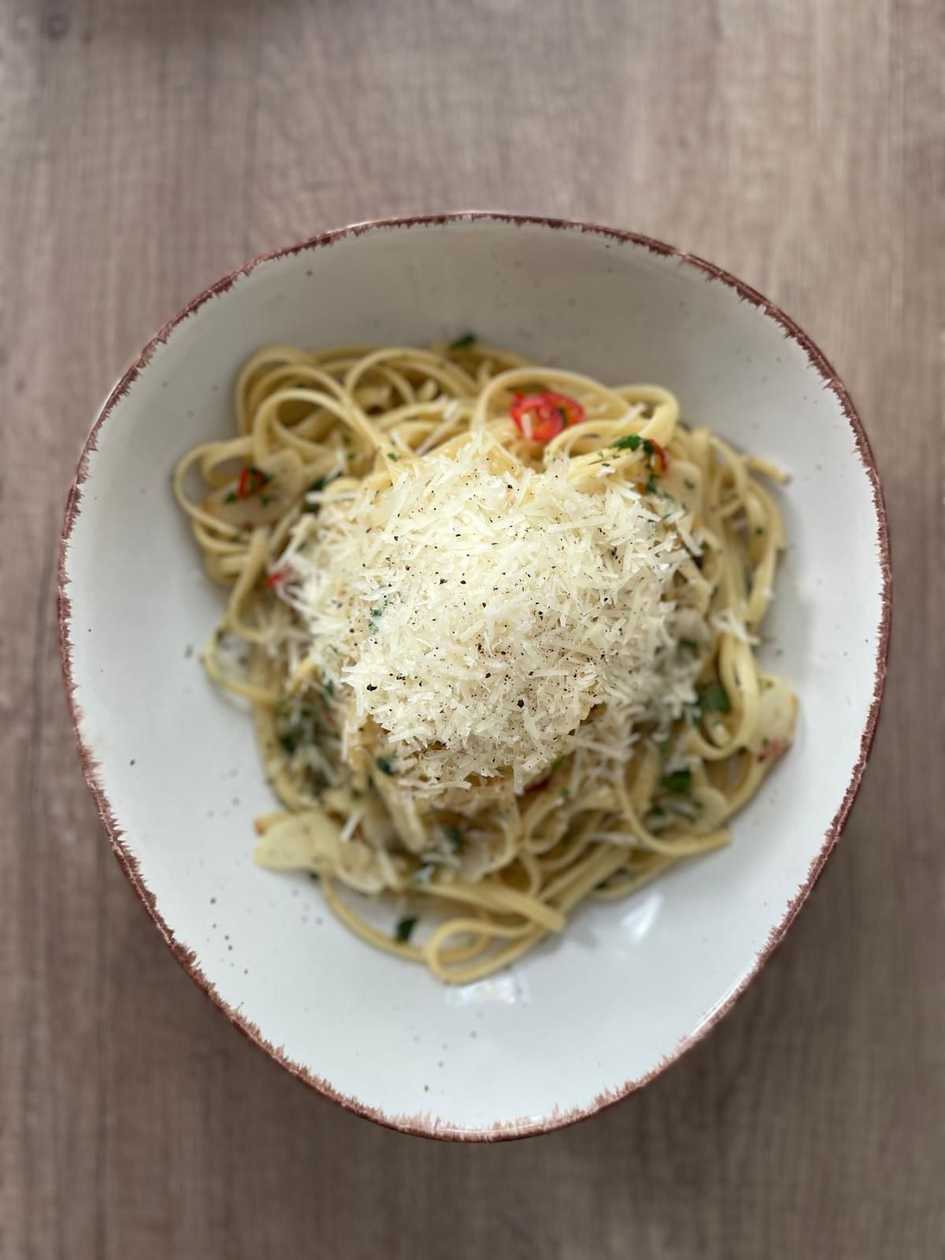 Pasta Aglio e Olio with Peperoncino