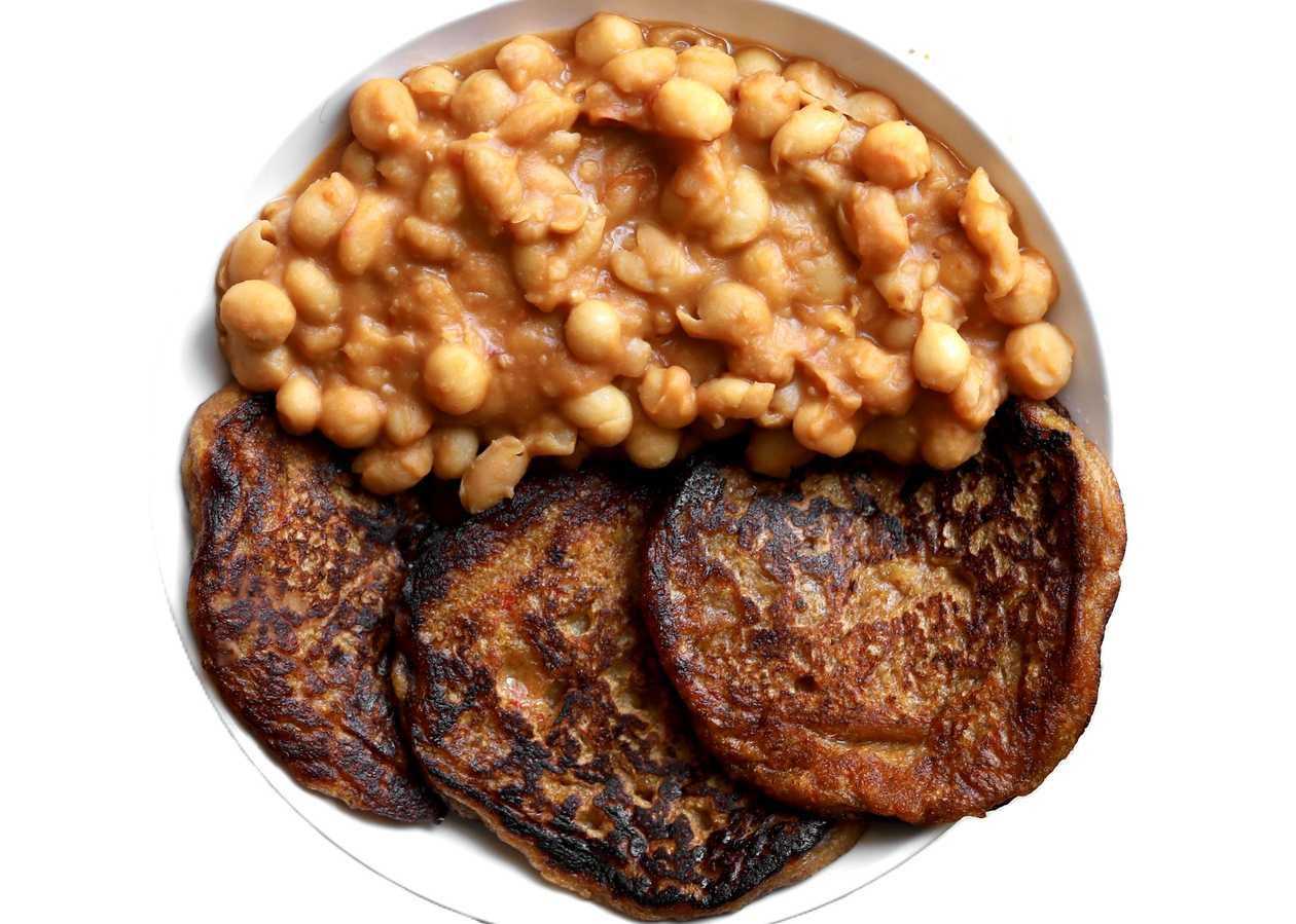 TATALE AND ABOBOI (PLANTAIN PANCAKE WITH BAMBARA BEANS )