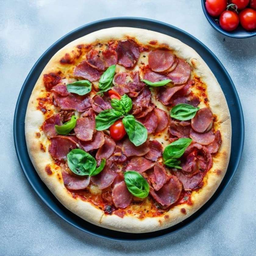 Amatriciana Pizza
