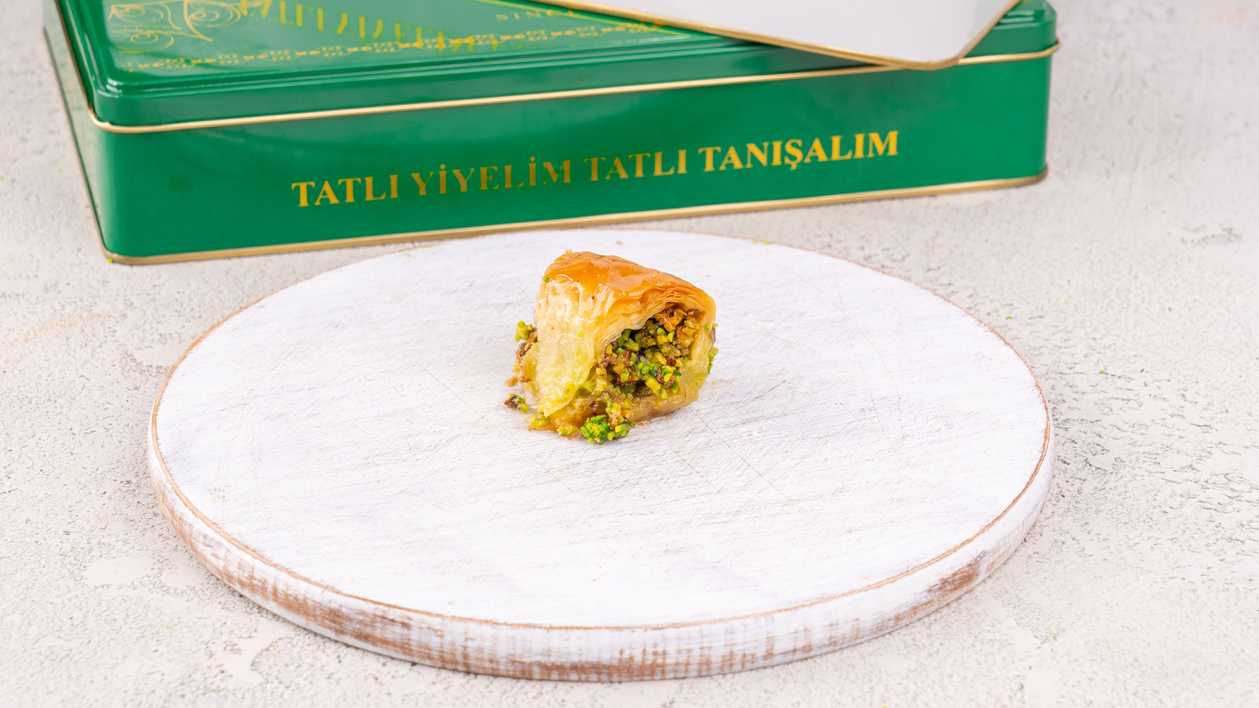 Special Pistachio/Cream Şöbiyət