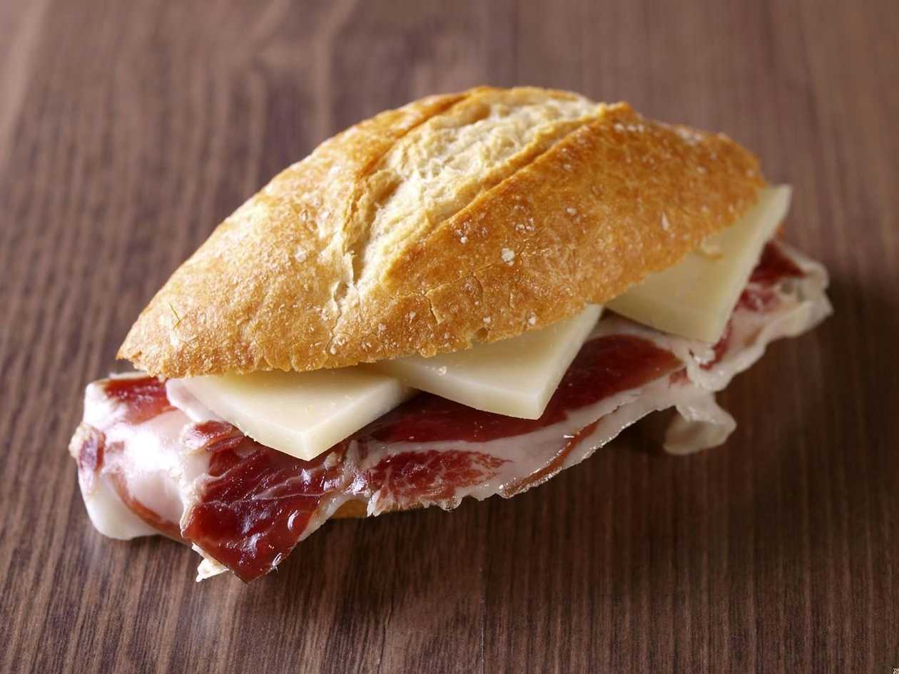 Prosciutto sandwich large