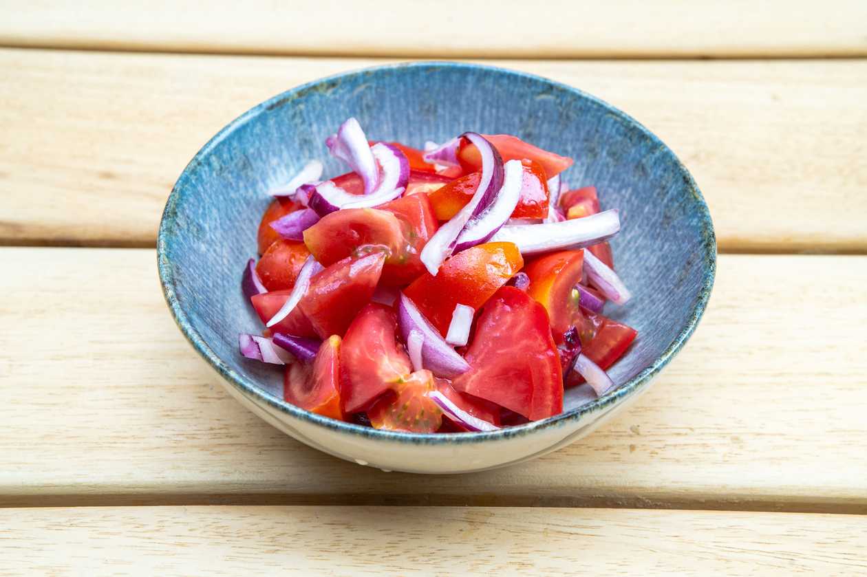 Salata de Rosii cu Ceapa