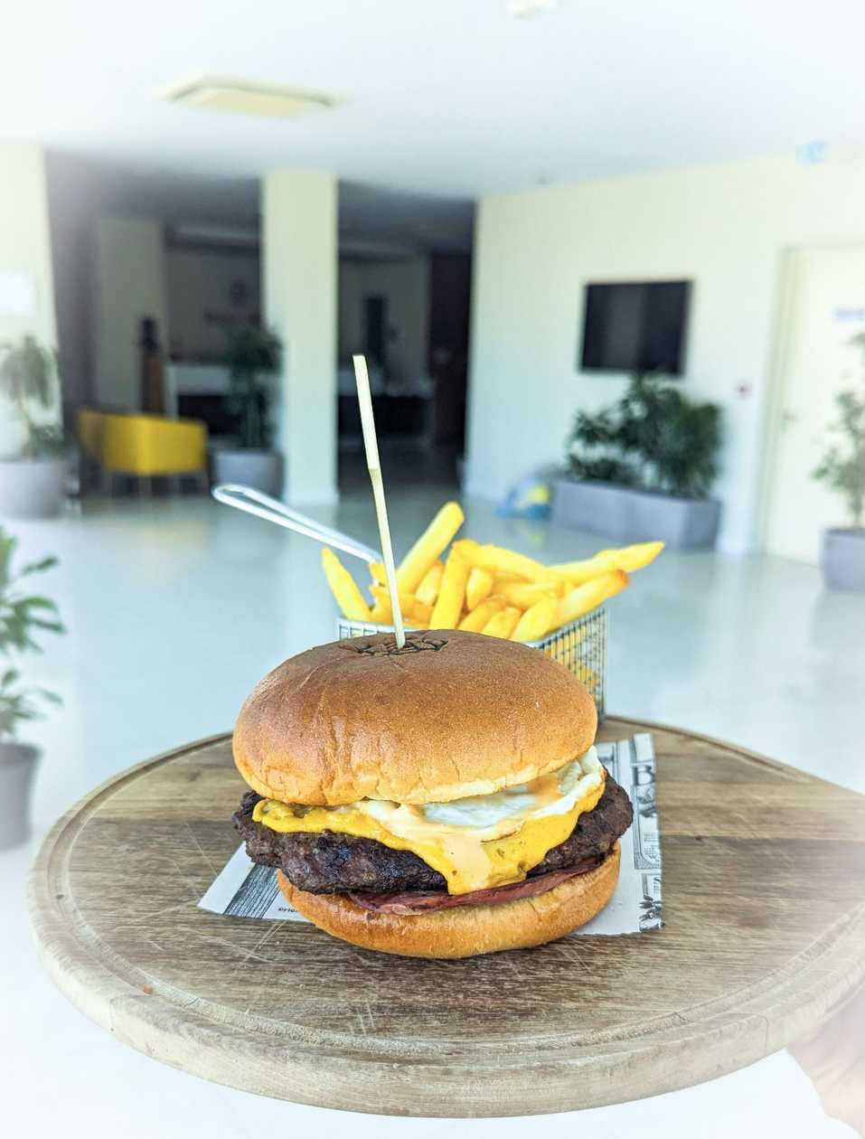 Egg Bacon Cheese Burger