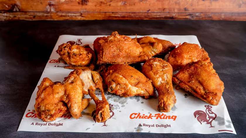 10 Buffalo Wings + Fries