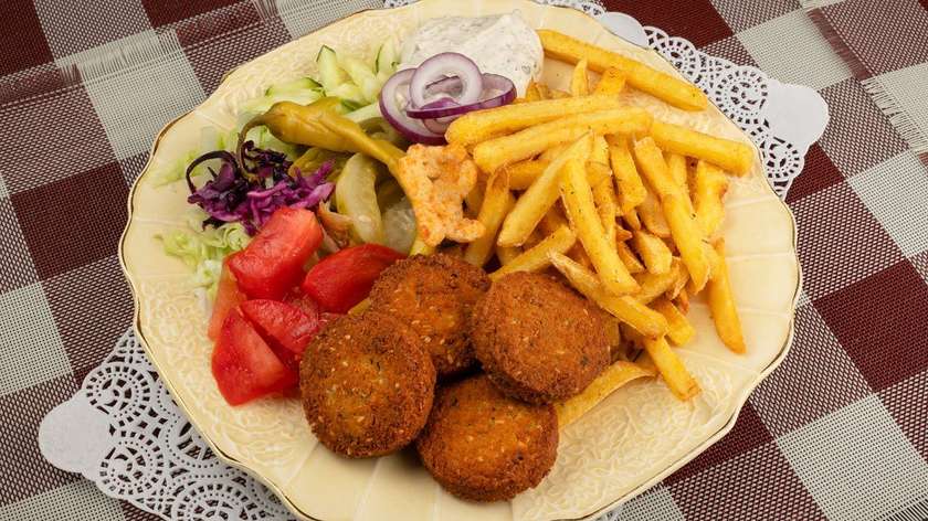 Lėkštė su falafeliais