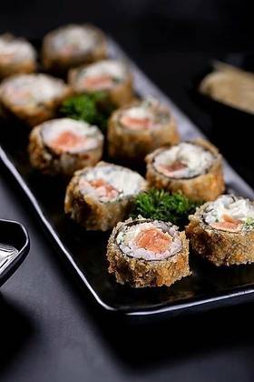 Salmon Hot Roll (10 pieces)