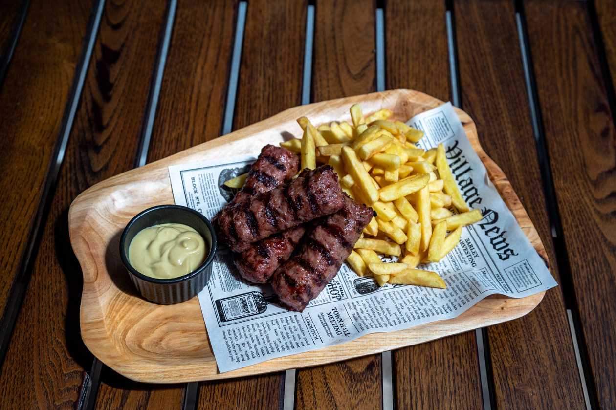 Mici cu Cartofi Prajiti