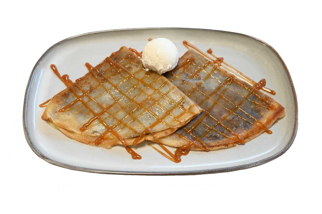 Pancakes with chocolate cream