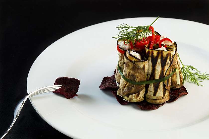 Baklažanu suktinukai su varške ir žalumynais