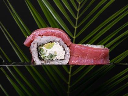 Philadelphia Roll with Tuna Maxi
