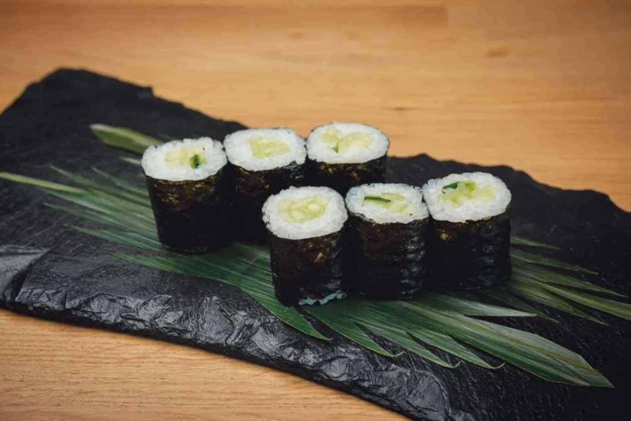 Mango Hosomaki Rolls