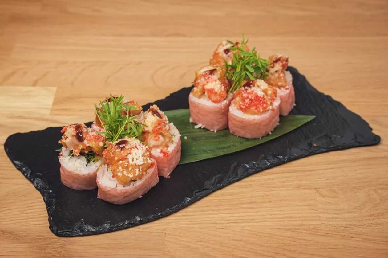 Ebi Hot Uramaki Special Rolls