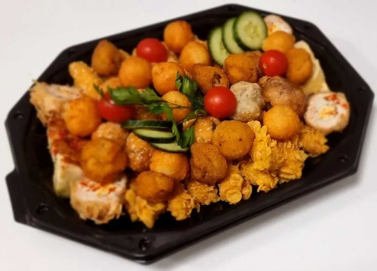Assorted Hot Snack Platter 4-5 People