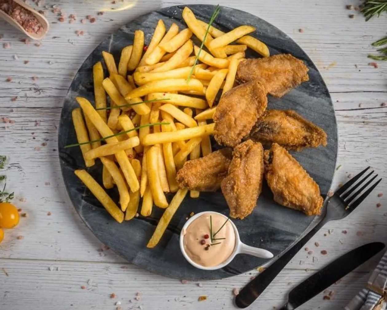 Crispy Wings with French Fries and Salad