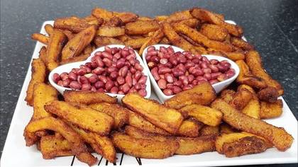 Spicy Kelewele & Groundnuts + Soft Drink