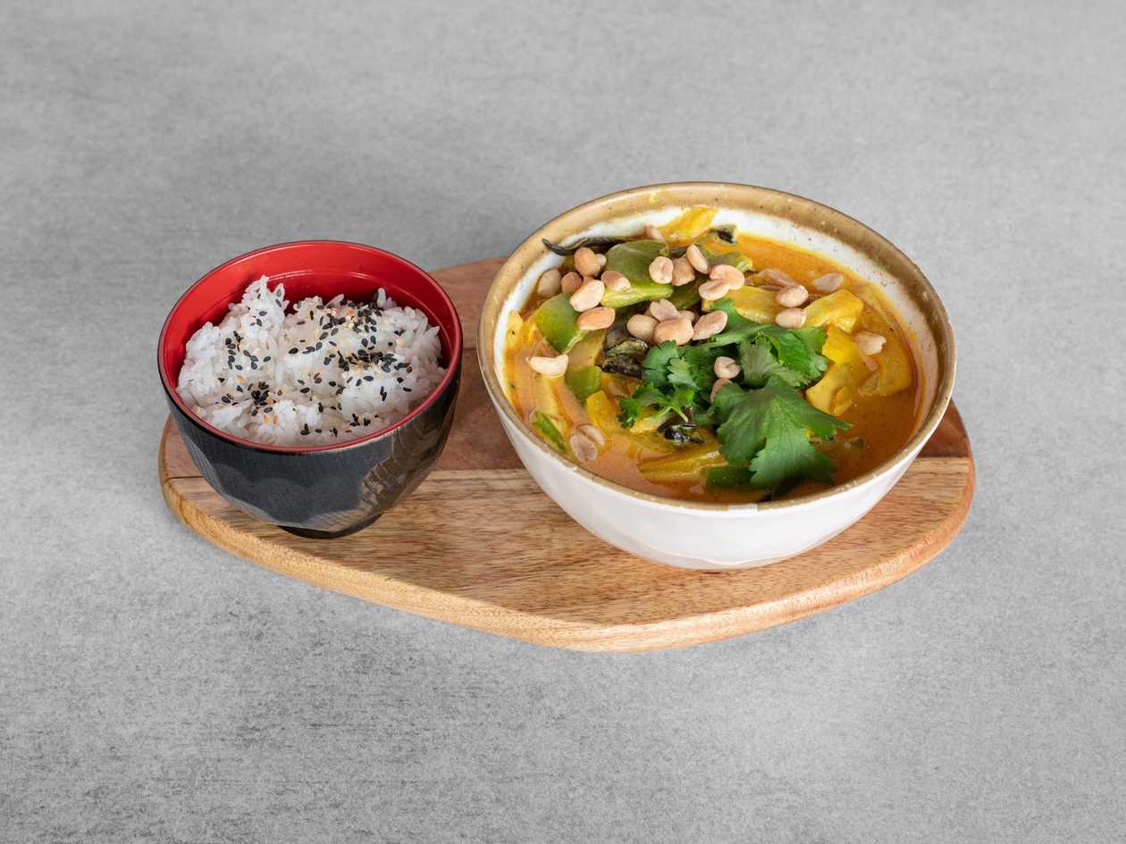 Yellow Vege Peanut Curry