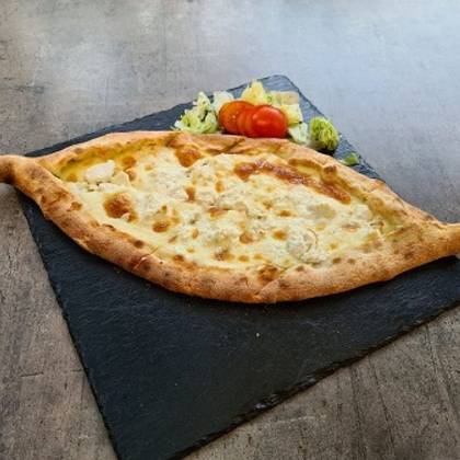 Pide cu branza de capra