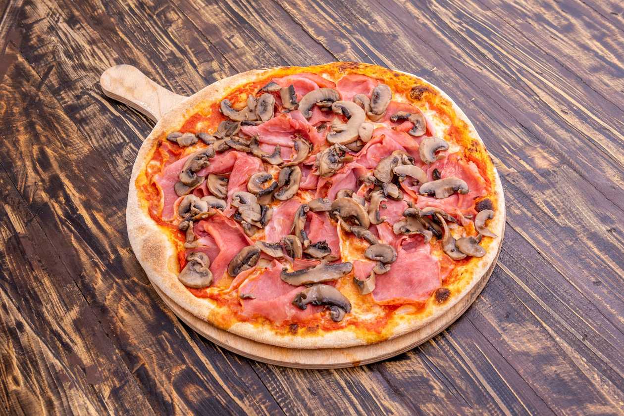 Pizza Prosciutto & Funchi