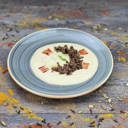 Humus cu carne