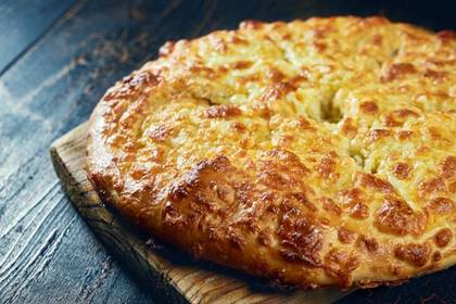 Kubdari with cheese