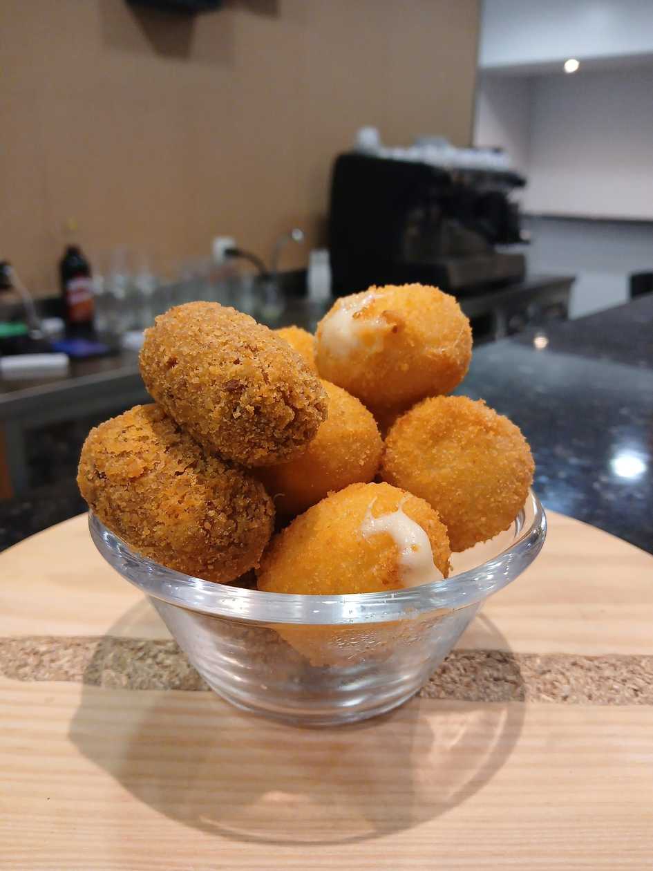 Snack Sampler (12 pieces)