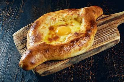 Khachapuri Adjaruli