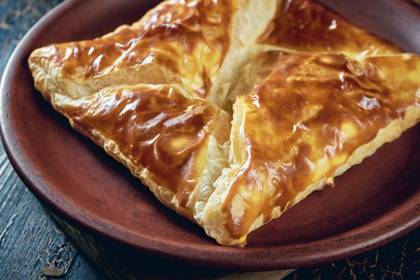 Khachapuri in Puff Pastry