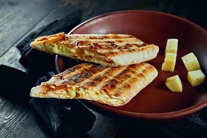 Lavash khorovadz with cheese