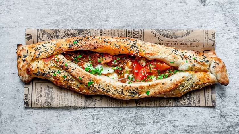 Middle East Gondola Pizza