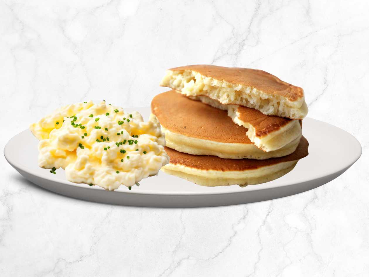 Scrambled Eggs & American Style Pancakes
