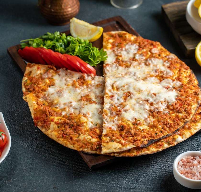 Lahmacun with Cheese
