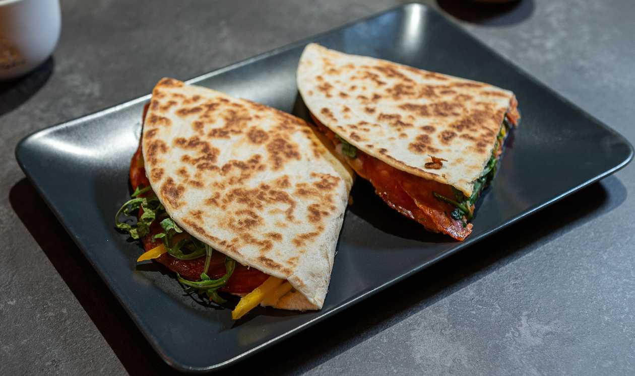 Piadina Salam Picant